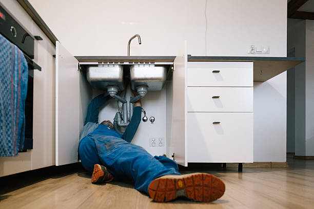 Professional Leak Detection technician working in Morton, IL